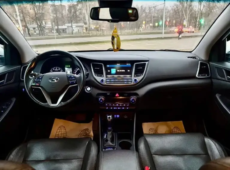 Hyundai tucson
2016Г бензин 2.0
Автомат
Автомобиль в хорошем состоянии!!
Не каких вложений не требует!
В максимальной комплектации за исключением люка!
Без ключевой доступ,
Старт/стоп,
4Wd подключаемый полный привод,
Салон кожа,
Подогрев сидений,
Подогрев руля,
Климат-контроль,
Круиз-контроль,
Камера заднего вида,
Парктроники,
Мульти-руль,
Монитор мультимедиа,
И многое другое,
Два ключа,
С документами полный порядок!!!!!
Переоформление в мрэо!
Цена 1.810₽
Все вопросы по тел +79494681080
📞 Звоните: +7(949)4681080 - фотография - 9