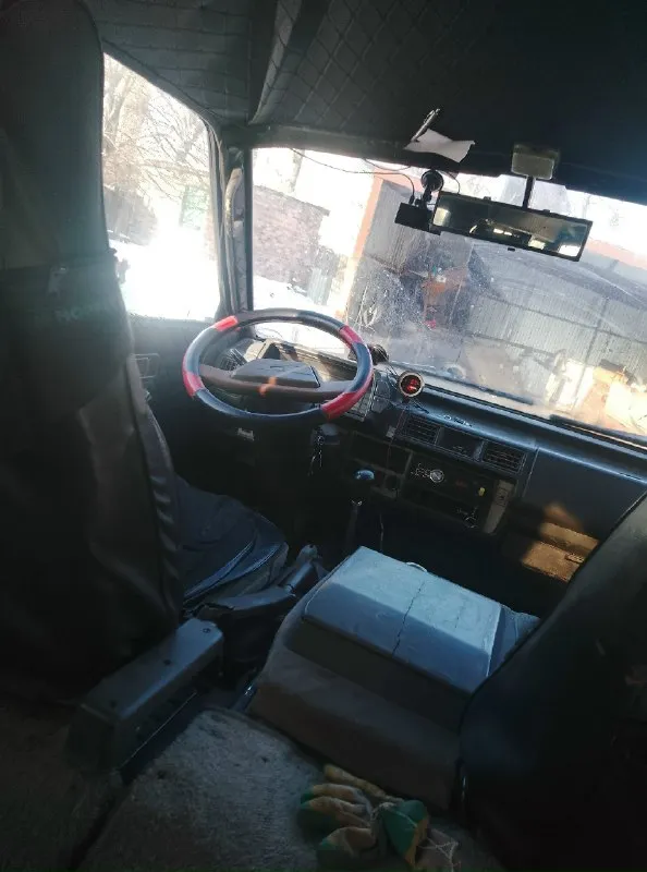 Продам ford эконован,1987г. В, 2литра, авто каждый день на ходу, летом делал капиталу двигателя, продажа с переоформлением, стоит подогрев двигателя, автономна. Люк работает ц180т. Руб. Торг. Горловка+79493382963,связь плохая, вк, макс, телеграм
📞 Звоните: +7(949)3382963 - фотография - 4