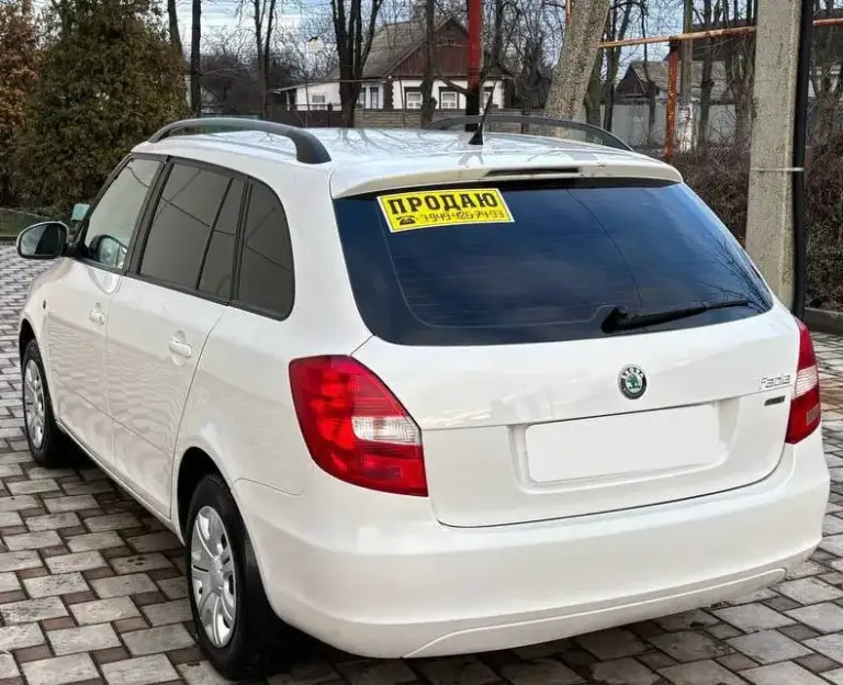 Срочно ‼️
Продам skoda fabia 2011г.
В кузове универсал!
Автомобиль в прекрасном состоянии, абсолютно без вложений!
Кузов оцинкованный!
Соответственно гниль и ржавчина отсутствует!
Все герметики и швы завод!
Остекление оригинальное!
Двигатель 1.4 86л. С.
Работает ровно и тихо,
Без посторонних шумов!
Масло не расходует.
Кпп механика!
Переключается плавно!
Без хрустов и вылетов.
Ходовая часть на 5/5,
Без каких либо стуков скрипов и прочего!
По комплектации:
Гидроусилитель руля, кондиционер(рабочий),
Система abs,
Микролифт передних сидений,
Серво руль,
Руль на вылет, стеклоподъёмники,
Электро зеркала,
Подогрев зеркал и заднего стекла,
Подогрев сидений,
Бортовой компьютер,
Два ключа.
Документы кристально чистые, оформление в мрэо без проблем!
Цена 600.000т/р торг.
Тел: +7 (949) 426-74-93,
Тел: +7 (949) 567-63-44,
Telegram по этим номерам!
Продажа срочная ‼️ - фотография - 4