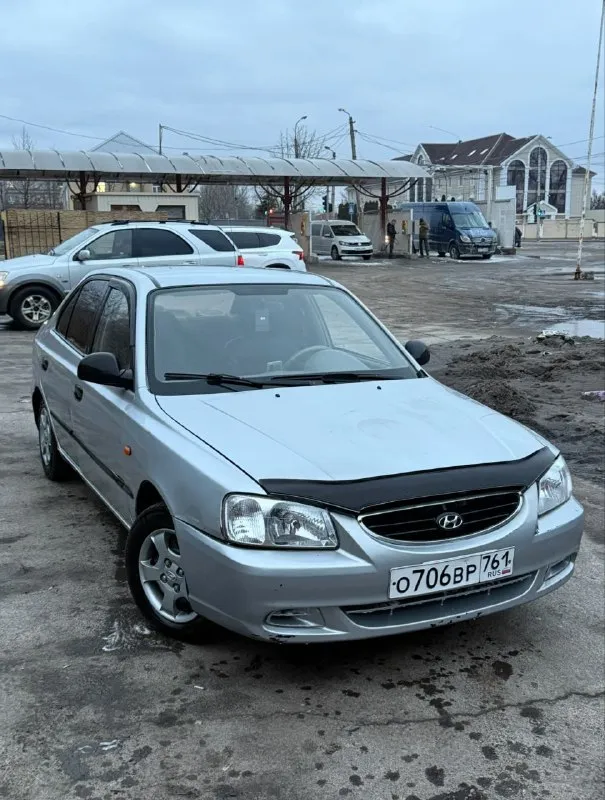 Hyundai accent ( хендэ акцент) 2006г 1.5л/102л. С.

Автомобиль 4 дня назад был полностью отхимчищен, сидения, ковролин, пластик, багажник

Документы кристально чистые, любые переоформления мрэо

Комплектация гур, кондер, печка, все работает отлично

Двигатель надёжный корейский 1.5, не дымит, на холостом работает ровно
Коробка без нареканий, не выбивает, переключается без лишних звуков, сцепление так же без нареканий

Машина не гнилая, имеются не значительные ньюансы по кузову, все видно на фото

Цена 245.000 осмотр любое время г. Донецк
Возможен пригон по договоренности

+79494036874 - фотография - 1