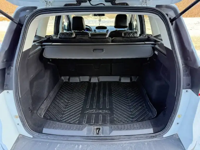Ford kuga 2013 года, бензиновый двигатель 1.6, механическая коробка передач.
Два собственника по птс.
Подтвержденный оригинальный пробег — 168 000 км.
Vin для проверки
Z6faxxesmadu12529
Автомобиль в отличном состоянии:
- Оцинкованный кузов, защищен от коррозии.
- Все стекла оригинальные, включая лобовое.
- Двигатель работает ровно, без посторонних шумов и ошибок.
- Коробка передач плавная, ходовая часть без стуков.
В комплекте: полный набор ключей и сервисная книжка.
Документы в полном порядке, продажа с официальным оформлением.
Цена 950 000 рублей
Город: донецк.
Телефон для связи: +7 (949) 983-13-86.
📞 Звоните: +7(949)9831386 - фотография - 10