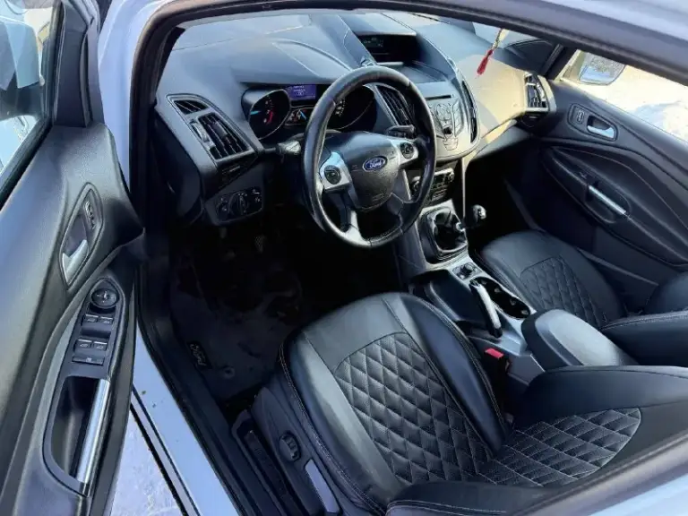 Ford kuga 2013 года, бензиновый двигатель 1.6, механическая коробка передач.
Два собственника по птс.
Подтвержденный оригинальный пробег — 168 000 км.
Vin для проверки
Z6faxxesmadu12529
Автомобиль в отличном состоянии:
- Оцинкованный кузов, защищен от коррозии.
- Все стекла оригинальные, включая лобовое.
- Двигатель работает ровно, без посторонних шумов и ошибок.
- Коробка передач плавная, ходовая часть без стуков.
В комплекте: полный набор ключей и сервисная книжка.
Документы в полном порядке, продажа с официальным оформлением.
Цена 950 000 рублей
Город: донецк.
Телефон для связи: +7 (949) 983-13-86.
📞 Звоните: +7(949)9831386 - фотография - 8