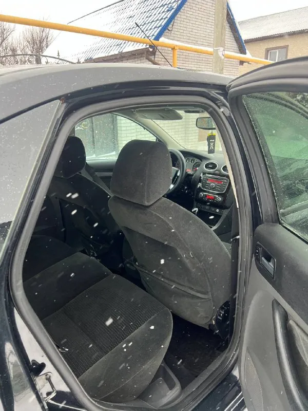 Продам ford focus 2 ghia переходной рестайлинг
Самая полная комплектация
Год: 2007
Двигатель 1.8 125лс
Родной пробег: 210т
Техника автомобиля без нареканий, обслужена, двигатель работает отлично, ходовая обслужена, кузов в очень достойном состоянии днище целое, все силовые части родные 6 подушек безопасности. По комплектации: двух-зонный климат, подогрев лобового, сидений, зеркал, круиз, датчик света и дождя, омыватели фар, esp стабилизация, подрулевое управлений музыкой, стеклоподьемники в круг, эл зеркала, центральный замок, бортовой компьютер! Автомобиль вложений не требует. Документы чистые
Торг есть
Цена: 575000
Находиться в мариуполе
📞+79496463727 - фотография - 10