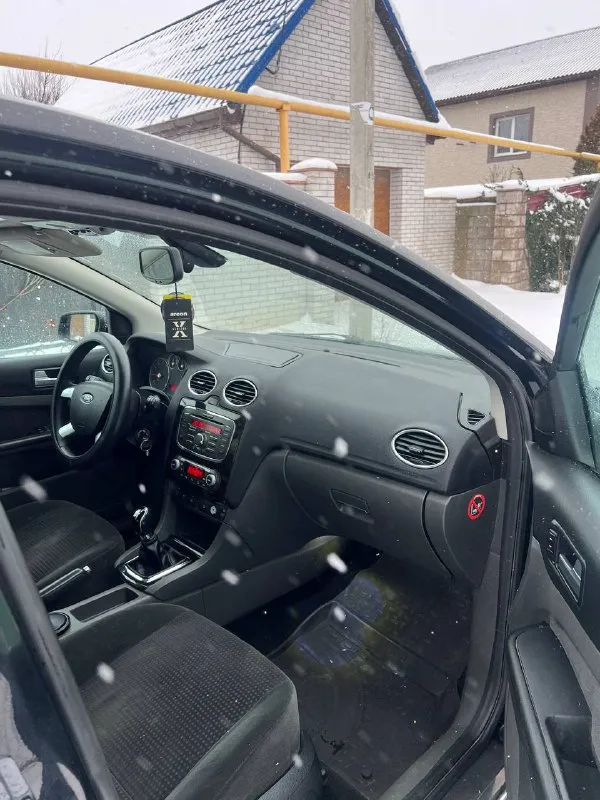 Продам ford focus 2 ghia переходной рестайлинг
Самая полная комплектация
Год: 2007
Двигатель 1.8 125лс
Родной пробег: 210т
Техника автомобиля без нареканий, обслужена, двигатель работает отлично, ходовая обслужена, кузов в очень достойном состоянии днище целое, все силовые части родные 6 подушек безопасности. По комплектации: двух-зонный климат, подогрев лобового, сидений, зеркал, круиз, датчик света и дождя, омыватели фар, esp стабилизация, подрулевое управлений музыкой, стеклоподьемники в круг, эл зеркала, центральный замок, бортовой компьютер! Автомобиль вложений не требует. Документы чистые
Торг есть
Цена: 575000
Находиться в мариуполе
📞+79496463727 - фотография - 8