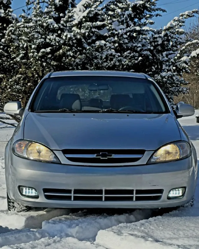 Chevrolet lacetti.
Год выпуска 2009,
Пробег 206000 км.
Мкпп 5-ступенчатая механика.
Г. Донецк.
Тел. +79494491943.
Авто в хорошем.
Состояние как внешнее, так и техническое без гнили, коррозии и ржавчины. Остекление заводское, в том числе и лобовое, в дтп не участвовала, в родном окрасе (только косметика). Все швы и герметики заводские. Не одна деталь не один болтик не крутился,
Техническое состояние без нареканий. Подвеска обслужена. Масло фильтра все жидкости заменены.
Мотор работает как швейцарские часы.
Масло не расходует, не дымит,
Не троит.
Салон целый чистый и опрятный комплектация:
Полный электропакет.
Кондиционер
(Холодит как сумасшедший), abs, srs, airbag, гидроусилитель руля электроподъемники всех стекол с давотчиками, электрозеркала, с подогревом
Led-противотуманки, корректор фар центральный замок, сигнализацыя sheriff с обратной связью и автозапуском парк-троник-заднего хода,
Литые диски на хорошей зимней резине kumho r15.

Г. Донецк
Цена.600.000 хороший торг - фотография - 3