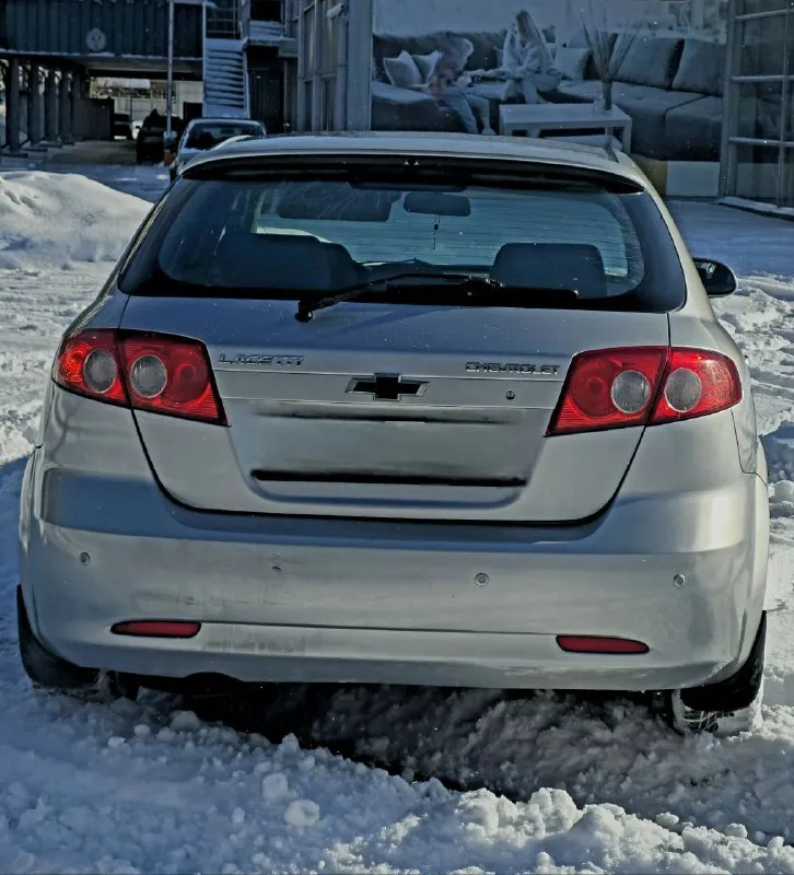 Chevrolet lacetti.
Год выпуска 2009,
Пробег 206000 км.
Мкпп 5-ступенчатая механика.
Г. Донецк.
Тел. +79494491943.
Авто в хорошем.
Состояние как внешнее, так и техническое без гнили, коррозии и ржавчины. Остекление заводское, в том числе и лобовое, в дтп не участвовала, в родном окрасе (только косметика). Все швы и герметики заводские. Не одна деталь не один болтик не крутился,
Техническое состояние без нареканий. Подвеска обслужена. Масло фильтра все жидкости заменены.
Мотор работает как швейцарские часы.
Масло не расходует, не дымит,
Не троит.
Салон целый чистый и опрятный комплектация:
Полный электропакет.
Кондиционер
(Холодит как сумасшедший), abs, srs, airbag, гидроусилитель руля электроподъемники всех стекол с давотчиками, электрозеркала, с подогревом
Led-противотуманки, корректор фар центральный замок, сигнализацыя sheriff с обратной связью и автозапуском парк-троник-заднего хода,
Литые диски на хорошей зимней резине kumho r15.

Г. Донецк
Цена.600.000 хороший торг - фотография - 6