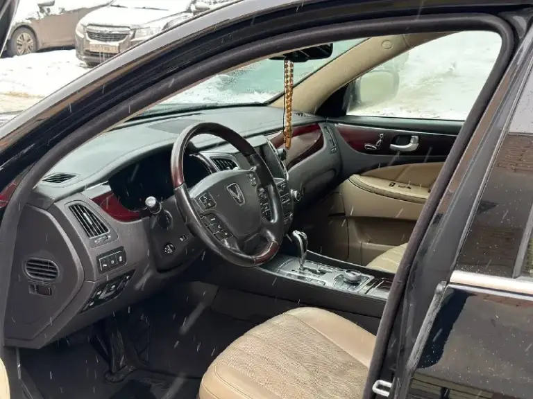 В продаже
⚡️ Hyundai equus vs460 ⚡️
💰Цена 1 100 000₽
✅Год выпуска 2012
⚙️Двигатель 4.6 самолет
⚙️Коробка автомат
Задный привод
✅Пробег 268 000 км
✅С документами полный порядок !
✅Новые тормозные диски в круг, новые колодки в круг
Свежее масло со всеми фильтрами !!
Автомобиль полностью обслужен
Доедет куда угодно !!
Машина в очень достойном состоянии
Реальный конкурент s class и bmw7 серии
Намного дешевле по расходникам
Двигатель миллионник. ! Не путать с двигателем 3.8 !!!!!
Пневма, присоски, массажи
Все работает
Недавно было сделано большое то!
Жирнейшая комплектация !
Звоните, пишите обсудим !
Дмитрий
+79493671204
📞 Звоните: +7(949)3671204 - фотография - 7