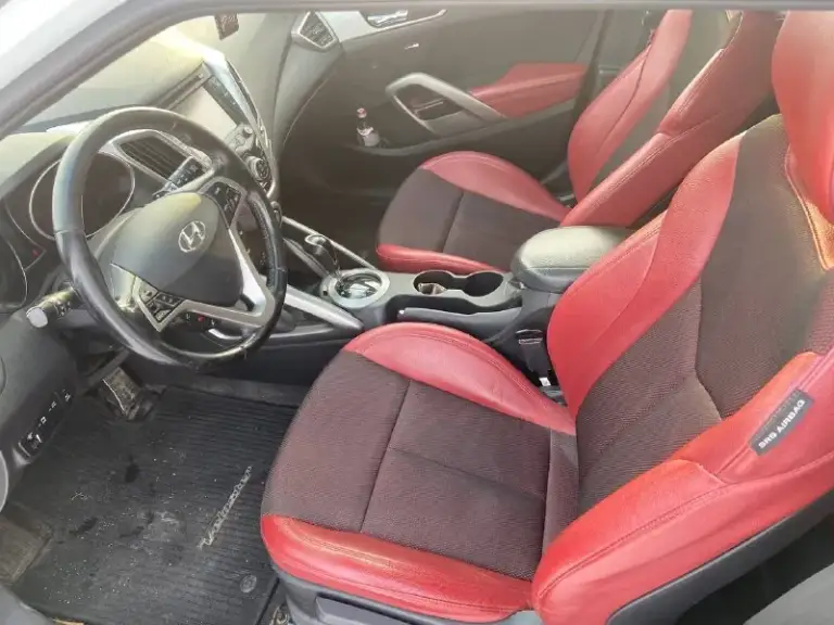 Продается hyundai veloster ! ! !
Год выпуска: 2012г.
Двигатель: 1.6. Gdi 140 л. С.

Пробег: 77 тыс. Миль
Работает все, что должно работать, авто в отличном состоянии
Климат-контроль, система старт-стоп, без ключевой доступ, комбинированный салон, два комплекта резины.
Машина находится в донецке. Цена 1млн.300 тыс. Торг
+7949-103-19-21 (Владимир)
📞 Звоните: +7(949)1031921 - фотография - 9