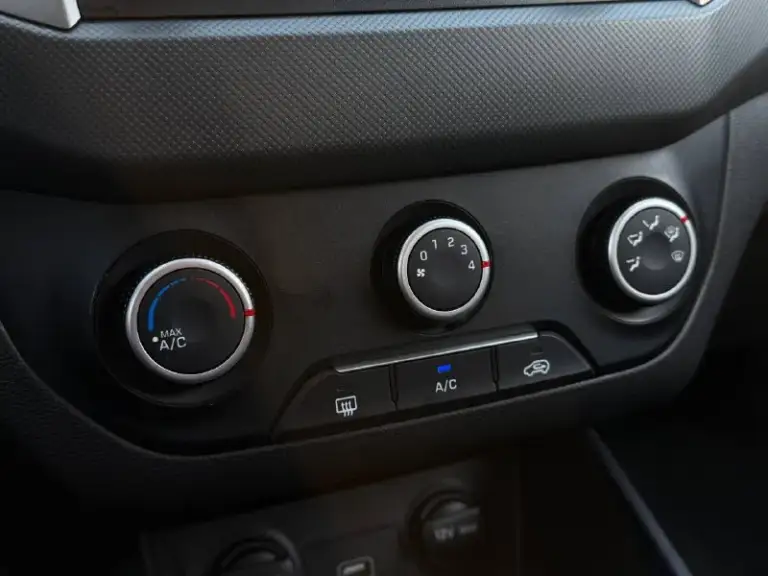 ❗️В продаже❗️

Hyundai creta
2019 Год выпуска
1.6 Бензин мкпп
Пробег 145.600 км

✅ 1 Владелец
✅ Передняя часть в бронепленке
✅Новая зимняя резина, тормозные диски, сцепление.
✅ Отличный внешний вид
✅ Богатая комплектация
✅ Отличное тех. Состояние

💰1.499.000 🔥

☎️+7(905)-654-77-36📞 - фотография - 9