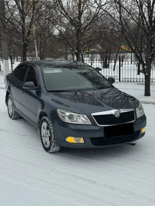 Продам skoda octavia a5 2013г. В двигатель 1.8 коробка автомат автомобиль в отличном состоянии как внешне так и технически, мотор в идеале, масло от замены до замены, никаких ошибок нет, тяга отличная, коробка отлично, по ходовой делать ничего не нужно, по салону все отлично чистый опрятный, не затертый, кузов как на фото) два комплекта резины комплектация максимальная •кожа • ксеноновые фары с адаптивом, омывателем фар • задние парктроники • подогревы всех сидений • 2-х зонный климат контроль • отличная музыкальная система с блютузом и тд • круиз контроль и тд по электрике работает абсолютно все, кондик холодит осмотр макеевка цена 990.000 торг реальному покупателю! Осмотр макеевка номер для связи +79493148801/тг
📞 Звоните: +7(949)3148801 - фотография - 1
