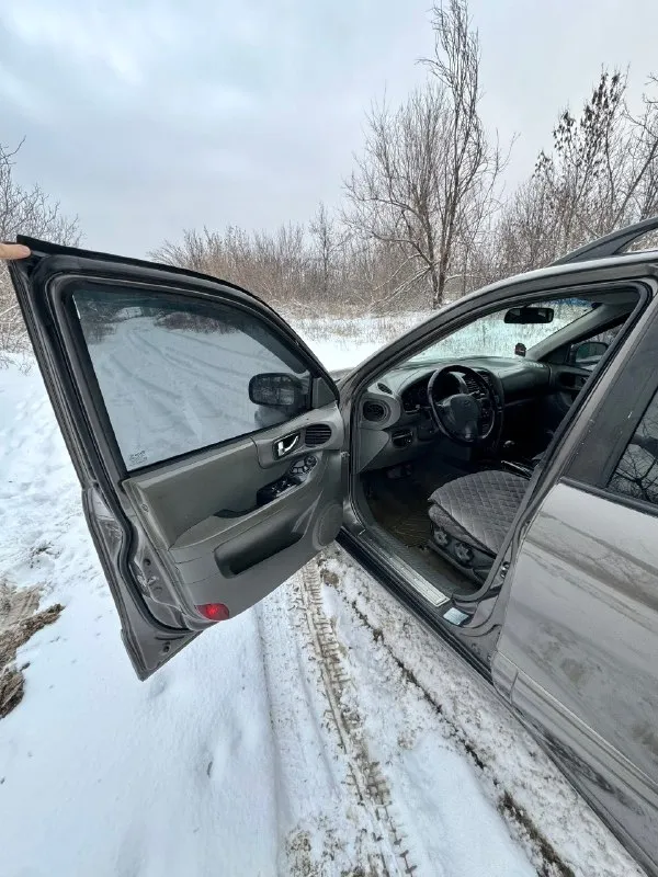 Продам hyundai santa fe 2.7i♦️600.000₽♦️
Привод полный на автомате! Состояние огонь, без гнили и ржавчины, мотор бензиновый v6 работает как часики, не дымит не троит! Коробка не пинает вообще. Резина зимняя, магнитола 2din, пробег 256т. Км. Подвеска вся сделанная; не гремит вообще. Хорошая комплектация на коже, климате, 4 подьемника, подогревы, эл зеркала, star line сигналка, фары линзованые, на черных масках, с бронепленкой - ночью как днем! (родные отдам в комплекте)
Любое оформление документов в мрео
Штрафов, запретов, долгов нет!
Г. Макеевка +79497324159

📞 Звоните: +7(949)7324159 - фотография - 9