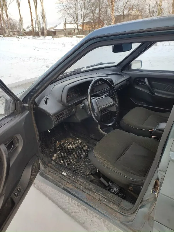 В продаже! Ваз samara 2115 2007 года выпуска, авто каждый день на ходу, без вложений❗двигатель 1.5 8 v. Не дымит не троит работает ровно едет бодро, ходовая на 4+ электрика полностью исправна 👍документы чистые 180 учёт птс, стс, дкп, ксерокопия паспорта хозяина связь с ним есть, любой вид оформления, комплектация авто🚘 хорошая музыка, зимняя резина, 2 электро стеклоподъёмника, центральный замок, сигнализация, секретка,2 подогрева сидений, обогрев стёкол, лед лампы💡печка новая, цена 210 тыс рублей торг, возможен пригон по договорённости, звонить по 📱+79495357455, г. Макеевка.
📞 Звоните: +7(949)5357455 - фотография - 6