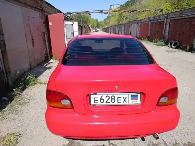 Продам  hyundai accent 1995г корейской сборки для  американского рынка в редком красивом цвете. Гаражное бережное хранение. Кузов и ходовая часть в идеальном состоянии, после кап ремонта, ремни грм, помпа, радиатор, колодки новые, все расходники менялись своевременно. Сигнализация. Салон в хорошем состоянии. Двигатель 1.5. Требует ремонта, в аварийном режиме работает 3 и задняя передачи. Комплект зимней резины. 220 000.небольшой торг. Регистрация на 180 регион
+79493330956. Донецк.
📲 Tg: 🇷🇺станислав 🇷🇺
📞 Звоните: +7(949)3330956 - фотография - 2