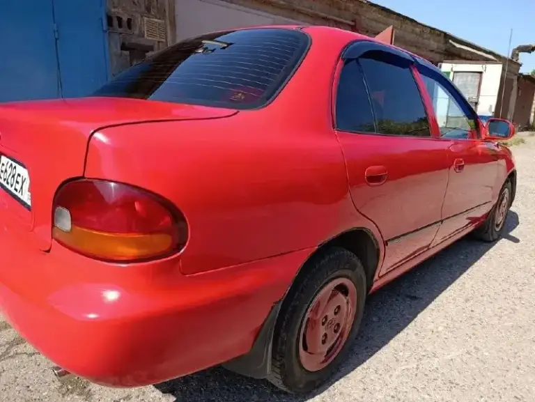 Продам  hyundai accent 1995г корейской сборки для  американского рынка в редком красивом цвете. Гаражное бережное хранение. Кузов и ходовая часть в идеальном состоянии, после кап ремонта, ремни грм, помпа, радиатор, колодки новые, все расходники менялись своевременно. Сигнализация. Салон в хорошем состоянии. Двигатель 1.5. Требует ремонта, в аварийном режиме работает 3 и задняя передачи. Комплект зимней резины. 220 000.небольшой торг. Регистрация на 180 регион
+79493330956. Донецк.
📲 Tg: 🇷🇺станислав 🇷🇺
📞 Звоните: +7(949)3330956 - фотография - 4