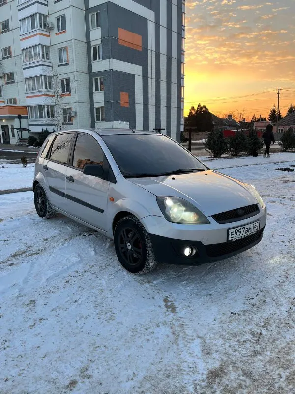 Продам форд фиеста!
За всю историю 2 хозяина с салона!
Машина местная не пригон!!!
Год - 2008
Газ евро4 (узаконен)!
Двигатель работает отлично!
Коробка без нареканий!
Кузов оцинкованный в хорошем состоянии!
Дно идеал, пороги идеал!
Стаканы завод!
Салон в отличном состоянии, по электрике работает каждая кнопочка, установлен старт стоп!
Ходовая обслужена, стоят спортивные тормоза!
Музыка штатная играет очень качественно!
Машина стоит на симпатичных дисках!
Цена - 385 тысяч рублей!
Осмотр г. Мариуполь
Тел. +79494970042 - фотография - 1