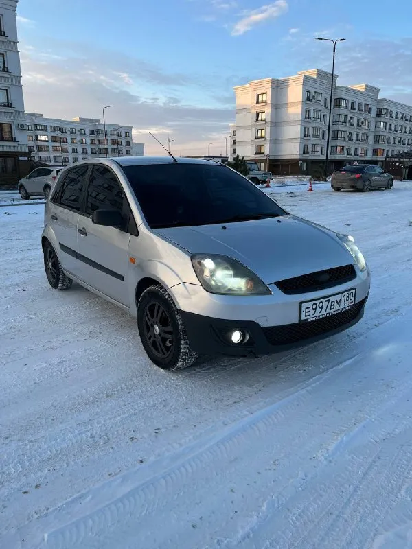 Продам форд фиеста!
За всю историю 2 хозяина с салона!
Машина местная не пригон!!!
Год - 2008
Газ евро4 (узаконен)!
Двигатель работает отлично!
Коробка без нареканий!
Кузов оцинкованный в хорошем состоянии!
Дно идеал, пороги идеал!
Стаканы завод!
Салон в отличном состоянии, по электрике работает каждая кнопочка, установлен старт стоп!
Ходовая обслужена, стоят спортивные тормоза!
Музыка штатная играет очень качественно!
Машина стоит на симпатичных дисках!
Цена - 385 тысяч рублей!
Осмотр г. Мариуполь
Тел. +79494970042 - фотография - 7