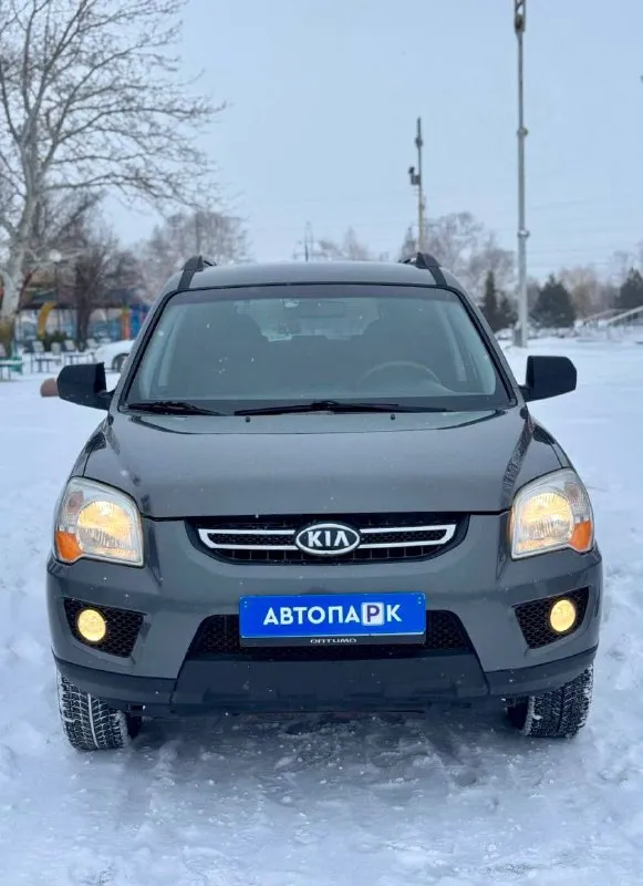 🗻 Kia sportage

💰Цена: 970 000р
🏢Город: мариуполь
📅Год выпуска: 2010
🧾Пробег: 207 735 км.
⚙️Двигатель: 2.0
⛽Топливо: бензин
⚙️Кпп: механика

📞 Телефон:

+7-949-727-41-51
+7-989-263-55-56
+7-949-551-91-52

💾 Описание:

Sportage - безусловный лидер среди паркетников на российском рынке. Бензиновый двигатель g4gc объёмом 2.0 литра в паре с механической коробкой и переднеприводной компоновкой не имеет заводских недостатков, надежный, неприхотливый и дешевый в обслуживании как и весь автомобиль.

✔️Кузов в родной краске 100%
✔️Один владелец, птс оригинал
✔️Южная эксплуатация
✔️Техническая часть на 5+

Двигатель работает ровно без расхода масла, мкпп без нареканий, ходовая сбитая.

Отличная комплектация:

Кондиционер❄️ (холодит отлично), полный электропакет, птф, abs, airbag, гур, красивые литые диски на новой зимней резине.

Улица шевченко 269

🏦 Возможна продажа в кредит по двум документам. - фотография - 2
