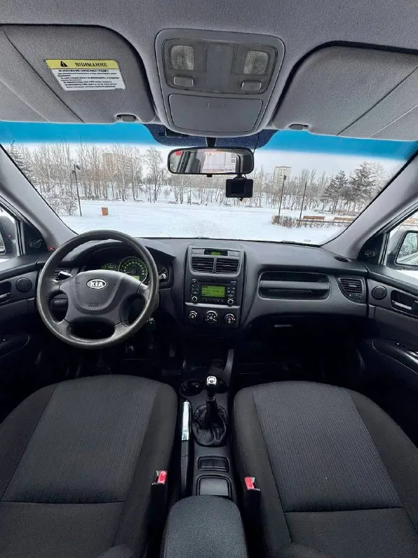 🗻 Kia sportage

💰Цена: 970 000р
🏢Город: мариуполь
📅Год выпуска: 2010
🧾Пробег: 207 735 км.
⚙️Двигатель: 2.0
⛽Топливо: бензин
⚙️Кпп: механика

📞 Телефон:

+7-949-727-41-51
+7-989-263-55-56
+7-949-551-91-52

💾 Описание:

Sportage - безусловный лидер среди паркетников на российском рынке. Бензиновый двигатель g4gc объёмом 2.0 литра в паре с механической коробкой и переднеприводной компоновкой не имеет заводских недостатков, надежный, неприхотливый и дешевый в обслуживании как и весь автомобиль.

✔️Кузов в родной краске 100%
✔️Один владелец, птс оригинал
✔️Южная эксплуатация
✔️Техническая часть на 5+

Двигатель работает ровно без расхода масла, мкпп без нареканий, ходовая сбитая.

Отличная комплектация:

Кондиционер❄️ (холодит отлично), полный электропакет, птф, abs, airbag, гур, красивые литые диски на новой зимней резине.

Улица шевченко 269

🏦 Возможна продажа в кредит по двум документам. - фотография - 8