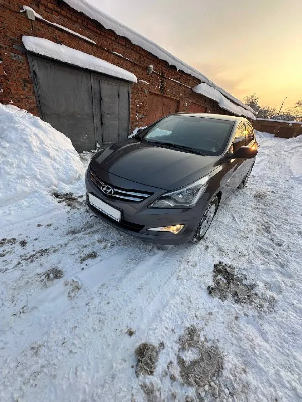 Продам
Hyundai solaris 2014 1.6 ат
1 Единственный собственник!
43000 Подтвержденный оригинальный пробег! Полностью в родной краске!
Без дтп.
Полностью зеленая автотека!
В машине еще присутствует запах новой машины. Состояние салона ближе к новому. Все то проводились по регламенту, сейчас делать нечего не нужно. Практически новая зимняя резина, комплект хорошей летней отдам тоже. Комплектация: сигнализация stariine с автозапуском, 3 ключа, гур, эсп, электрорегулировка зеркал, кондиционер, подогрев передних и задних сидений по отдельности, хорошая музыка, передние и задние дисковые тормоза, мощный 1,6 автомат изумительно работает! Расход топлива 8.8/5.2, функция eco режим. Надежный качественный автомобиль, который прослужит вам долгие годы! Гаражное хранение. По мелочи есть притертости. Реальному покупателю торг. Автоподбор, любые проверки без проблем!
Честный хозяйский автомобиль.
По документам идеально все.
Могу присутствовать при переоформлением.
Мес
📲 Tg: @annet_325
📞 Звоните: +7(949)3578224 - фотография - 1
