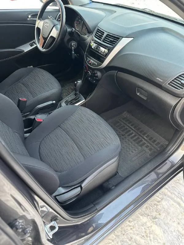 Продам
Hyundai solaris 2014 1.6 ат
1 Единственный собственник!
43000 Подтвержденный оригинальный пробег! Полностью в родной краске!
Без дтп.
Полностью зеленая автотека!
В машине еще присутствует запах новой машины. Состояние салона ближе к новому. Все то проводились по регламенту, сейчас делать нечего не нужно. Практически новая зимняя резина, комплект хорошей летней отдам тоже. Комплектация: сигнализация stariine с автозапуском, 3 ключа, гур, эсп, электрорегулировка зеркал, кондиционер, подогрев передних и задних сидений по отдельности, хорошая музыка, передние и задние дисковые тормоза, мощный 1,6 автомат изумительно работает! Расход топлива 8.8/5.2, функция eco режим. Надежный качественный автомобиль, который прослужит вам долгие годы! Гаражное хранение. По мелочи есть притертости. Реальному покупателю торг. Автоподбор, любые проверки без проблем!
Честный хозяйский автомобиль.
По документам идеально все.
Могу присутствовать при переоформлением.
Мес
📲 Tg: @annet_325
📞 Звоните: +7(949)3578224 - фотография - 5