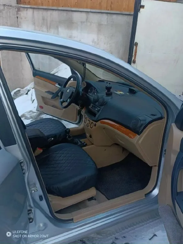 Продам chevrolet aveo, 2007 год. Цена: 800 000 руб. , торг возможен. Автомобиль в хорошем состоянии, бережная эксплуатация. Пробег — 98 000 км, родной. Двигатель 1.6 (16v) — надёжный и бодрый. Комплектация: кондиционер гидроусилитель руля подогрев передних сидений электростеклоподъёмники двигатель и коробка работают ровно, без посторонних шумов. Подвеска в норме. Салон чистый, ухоженный. Экономичный и удобный автомобиль для города. Документы в порядке, без запретов и ограничений. Осмотр по договорённости. Находится в г. Горловка +7 949 389-23-22 андрей
📞 Звоните: +7(949)3892322 - фотография - 3