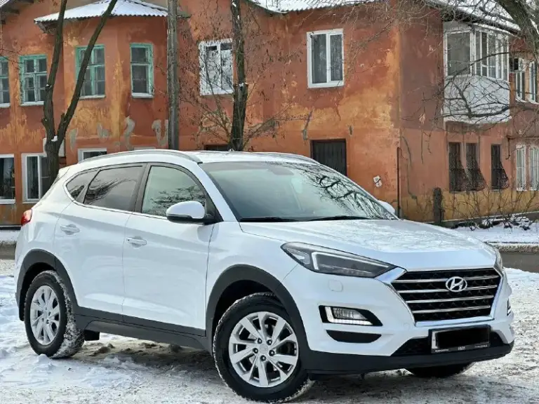 Продается: hyundai tucson 2019 год!
Рестайлинг, обьем 2.0 бензин самый простой и надежный, автомобиль в идеальном состоянии,
Вложений абсолютно никаких не требует,
Обслуживается все во время по регламенту,
Авто весь в заводском состоянии
Резина зима новая, пробег родной 113тыс, км
Комплектация пред максимальная!
Start stop,
Подогрев руля,
Car play,
Auto hold,
Подогрев всех сидений,
Двух зонный климат контроль,
Камера заднего вида,
Парктроники, и многое другое! Описывать долго)
Своими словами действительно отличный семейный паркетник!
С документами полностью порядок!
Продажа от собственника любое переоформление!
Цена 2175.000₽ торг присутствует по факту
Звоните +7949-551-68-75
Также телеграмм ☝🏻
📲 Tg: n.77
📞 Звоните: +7(949)5516875 - фотография - 2