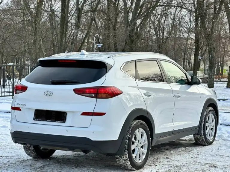 Продается: hyundai tucson 2019 год!
Рестайлинг, обьем 2.0 бензин самый простой и надежный, автомобиль в идеальном состоянии,
Вложений абсолютно никаких не требует,
Обслуживается все во время по регламенту,
Авто весь в заводском состоянии
Резина зима новая, пробег родной 113тыс, км
Комплектация пред максимальная!
Start stop,
Подогрев руля,
Car play,
Auto hold,
Подогрев всех сидений,
Двух зонный климат контроль,
Камера заднего вида,
Парктроники, и многое другое! Описывать долго)
Своими словами действительно отличный семейный паркетник!
С документами полностью порядок!
Продажа от собственника любое переоформление!
Цена 2175.000₽ торг присутствует по факту
Звоните +7949-551-68-75
Также телеграмм ☝🏻
📲 Tg: n.77
📞 Звоните: +7(949)5516875 - фотография - 6