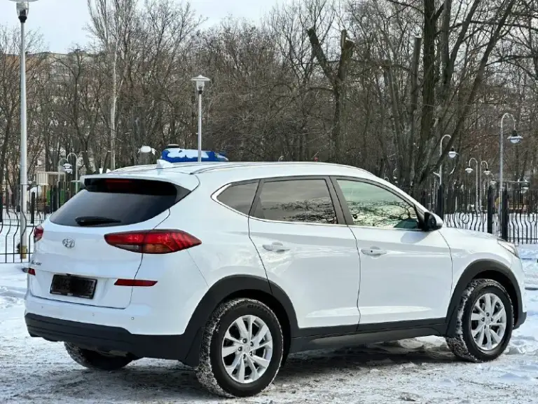 Продается: hyundai tucson 2019 год!
Рестайлинг, обьем 2.0 бензин самый простой и надежный, автомобиль в идеальном состоянии,
Вложений абсолютно никаких не требует,
Обслуживается все во время по регламенту,
Авто весь в заводском состоянии
Резина зима новая, пробег родной 113тыс, км
Комплектация пред максимальная!
Start stop,
Подогрев руля,
Car play,
Auto hold,
Подогрев всех сидений,
Двух зонный климат контроль,
Камера заднего вида,
Парктроники, и многое другое! Описывать долго)
Своими словами действительно отличный семейный паркетник!
С документами полностью порядок!
Продажа от собственника любое переоформление!
Цена 2175.000₽ торг присутствует по факту
Звоните +7949-551-68-75
Также телеграмм ☝🏻
📲 Tg: n.77
📞 Звоните: +7(949)5516875 - фотография - 7