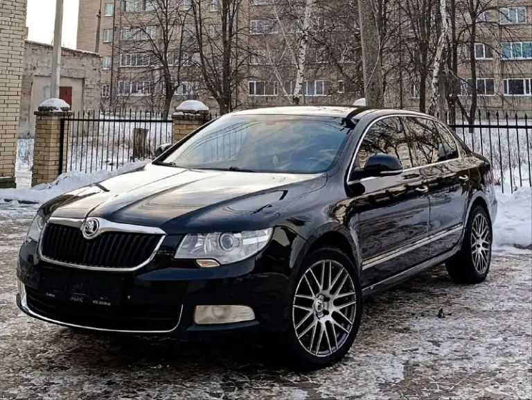 Продам skoda superb 2
В красивом состоянии.
Два владельца за всю историю.
2010 Года выпуска.
1.8 Т бензин
Без масложора без дыма и прочего!
Пробег 226т. Км
Вложений автомобиль не требует.
Состояние автомобиля такое же как на фото!
Авто оснащёно богатой  комплектацией: полный электро пакет, кожа.
Эл. Сидения, эл. Зеркала, складывание зеркал, мульти руль, двух зонный климат контроль, дотяжки багажника, подогрев всех сидений, адаптированная оптика,
Хорошая акустика, и много другого. .
Диски р18 новая зимняя резина. В автомобиле работает абсолютно всё без нареканий.  
Просторный и комфортабельный авто👍
С документами порядок.
Любое переоформление.
Находится в донецке
Цена 885.000 тр торг на месте ✅
Моб +79494494164
            +79494484540
📲 Tg: 😎♠️
📞 Звоните: +7(949)4494164 - фотография - 2