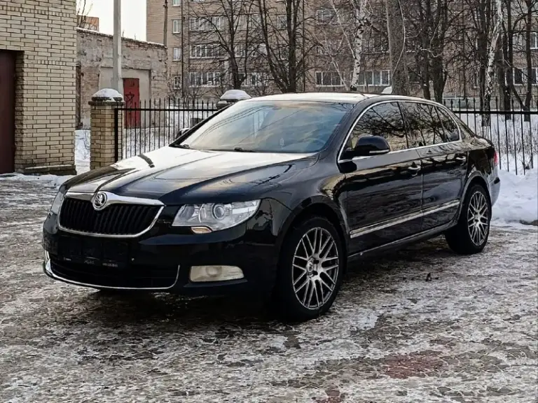 Продам skoda superb 2
В красивом состоянии.
Два владельца за всю историю.
2010 Года выпуска.
1.8 Т бензин
Без масложора без дыма и прочего!
Пробег 226т. Км
Вложений автомобиль не требует.
Состояние автомобиля такое же как на фото!
Авто оснащёно богатой  комплектацией: полный электро пакет, кожа.
Эл. Сидения, эл. Зеркала, складывание зеркал, мульти руль, двух зонный климат контроль, дотяжки багажника, подогрев всех сидений, адаптированная оптика,
Хорошая акустика, и много другого. .
Диски р18 новая зимняя резина. В автомобиле работает абсолютно всё без нареканий.  
Просторный и комфортабельный авто👍
С документами порядок.
Любое переоформление.
Находится в донецке
Цена 885.000 тр торг на месте ✅
Моб +79494494164
            +79494484540
📲 Tg: 😎♠️
📞 Звоните: +7(949)4494164 - фотография - 4