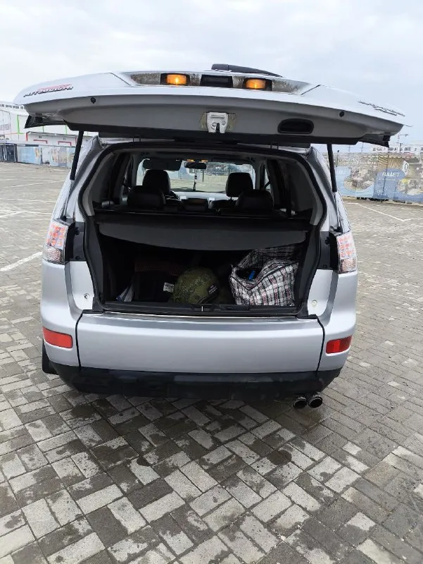 🚘 Марка и модель: mitsubishi outlander
📏 Пробег: 279000
📆 Год: 2007
📝 Кпп:
⚙️ Описание: продам mitsubishi аутландер 2007 год, 4wd, пробег 279000 родной, 3.0 бензиновый v6 mivec надежный атмосферный двигатель с 220 л. С. , коробка чистый японский автомат jatko переключает листает отлично, в максимальной комплектации: люк, кожа, лепестки, штатный ксенон, колеса р18 245/65 на новой зимней резине, в машине работает все что должно работать она резвая быстрая высокая любителям полного привода зайдёт, стоит уже на 180 регионе учёт на мне на 5 лет, цена 1230000, тел:+79495070509 и тг.
💰 Цена: 1250000
🌍 Город:
📞 Телефон: +79495070509
🙋‍ Нажмите, чтобы связаться с продавцом в тг

📞 Звоните: +7(949)5070509 - фотография - 5