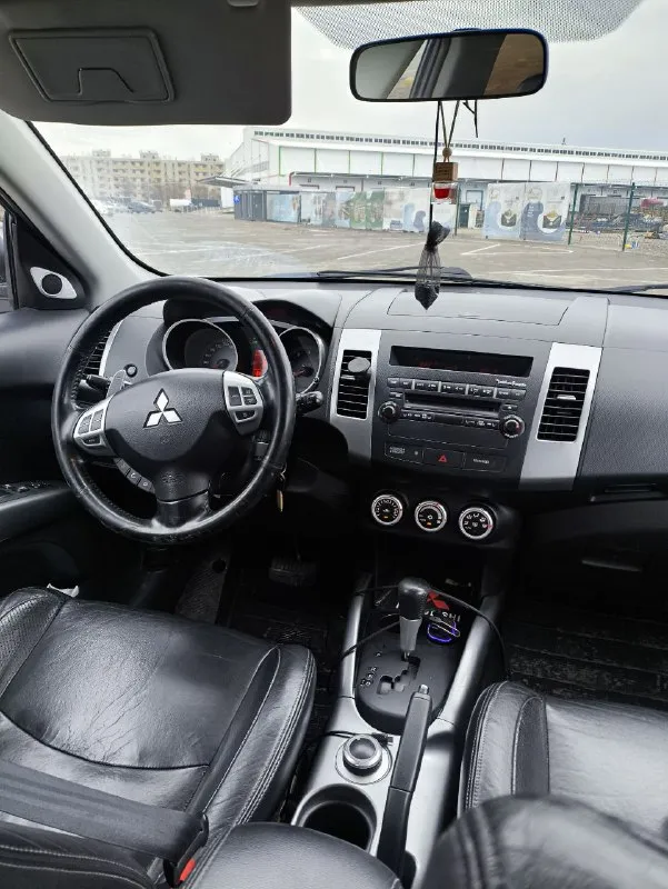 🚘 Марка и модель: mitsubishi outlander
📏 Пробег: 279000
📆 Год: 2007
📝 Кпп:
⚙️ Описание: продам mitsubishi аутландер 2007 год, 4wd, пробег 279000 родной, 3.0 бензиновый v6 mivec надежный атмосферный двигатель с 220 л. С. , коробка чистый японский автомат jatko переключает листает отлично, в максимальной комплектации: люк, кожа, лепестки, штатный ксенон, колеса р18 245/65 на новой зимней резине, в машине работает все что должно работать она резвая быстрая высокая любителям полного привода зайдёт, стоит уже на 180 регионе учёт на мне на 5 лет, цена 1230000, тел:+79495070509 и тг.
💰 Цена: 1250000
🌍 Город:
📞 Телефон: +79495070509
🙋‍ Нажмите, чтобы связаться с продавцом в тг

📞 Звоните: +7(949)5070509 - фотография - 6