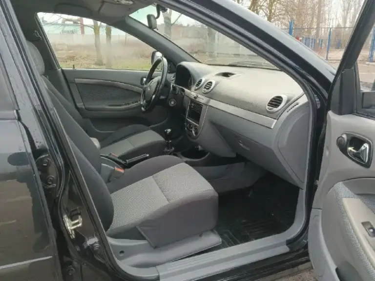 ‎🚘 Марка и модель: chevrolet lacetti
‎📏 Пробег: 216к
‎📆 Год: 2010
‎📝 Кпп:
‎⚙️ Описание: продам chevrolet lacetti 2010, 1.6 мкпп, в нормальном состоянии, на уверенном ходу
‎Двигатель работает ровно, кпп и ходовая в норм, любое оформление, возможно присутствие в мрэо
‎По комплектации: гур стеклоподъёмники, кондёр, абс и т. Д
‎
‎
‎💰 Цена: 595 тыс. Руб.
‎📞 Телефон:+79499047685
‎Telegram+79496127076
‎+79085199180
‎
📲 Tg: алексей
📞 Звоните: +7(949)9047685 - фотография - 7