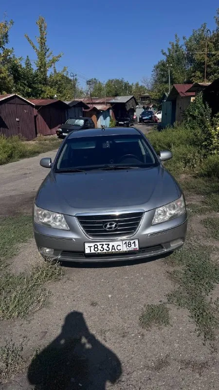 Продается hyundai sonata 5 поколение nf рестайлинг (2008 год)
📍 Местоположение: г. Луганск
🚗 Автомобиль в отличном состоянии! Идеален для семейных поездок и каждодневных поездок по городу.
🔧 Особенности:
* Двигатель: в хорошем состоянии.
* Кпп: автомат, в отличном состоянии.
* Климат-контроль: кондиционер заправлен и охлаждает идеально, печка греет как надо.
* Музыка: отличный звук с современной android-магнитолой.
* Сигнализация: установлена сигнализация с автозапуском starline v2 eco для вашего комфорта и безопасности.
* Шины: новая зимняя резина pirelli (липучка), диски r16.
* Свет: яркие фары и птф для отличной видимости.
👨👩👧👦 Машина подходит для семейных поездок: просторный салон, удобный мультируль, все работает как нужно.
🔨 Кузов: есть незначительные косметические дефекты, но это не влияет на внешний вид и эксплуатацию.
📜 Документы: чистые, я собственник, готов к любому виду переоформления.
💰 Цена: 750.000 ₽ (торг уместен).
‼️ Внимание: перекупам просьба не бе
📞 Звоните: +7(959)2048787 - фотография - 5