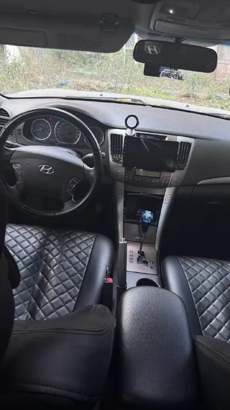 Продается hyundai sonata 5 поколение nf рестайлинг (2008 год)
📍 Местоположение: г. Луганск
🚗 Автомобиль в отличном состоянии! Идеален для семейных поездок и каждодневных поездок по городу.
🔧 Особенности:
* Двигатель: в хорошем состоянии.
* Кпп: автомат, в отличном состоянии.
* Климат-контроль: кондиционер заправлен и охлаждает идеально, печка греет как надо.
* Музыка: отличный звук с современной android-магнитолой.
* Сигнализация: установлена сигнализация с автозапуском starline v2 eco для вашего комфорта и безопасности.
* Шины: новая зимняя резина pirelli (липучка), диски r16.
* Свет: яркие фары и птф для отличной видимости.
👨👩👧👦 Машина подходит для семейных поездок: просторный салон, удобный мультируль, все работает как нужно.
🔨 Кузов: есть незначительные косметические дефекты, но это не влияет на внешний вид и эксплуатацию.
📜 Документы: чистые, я собственник, готов к любому виду переоформления.
💰 Цена: 750.000 ₽ (торг уместен).
‼️ Внимание: перекупам просьба не бе
📞 Звоните: +7(959)2048787 - фотография - 7