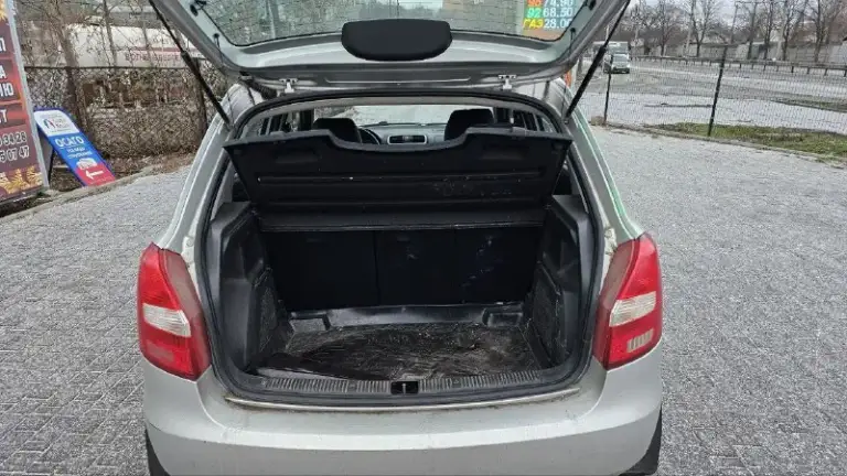 Skoda fabia
Год выпуска: 2007
Тип кпп: механическая
Объем двигателя: 1.4 литра
Тип топлива: бензин
Пробег: 211 000 км
Цена:💥 440 000 рубли 💥
Дополнительная информация:
Родной пробег
Родной окрас
1 Хозяин
Бортовой компьютер
Кондиционер
Заводской ксенон
В хорошем техническом состоянии
Кузов без гнили

📞 🇷🇺 +79495093428
+79498392499 - фотография - 8