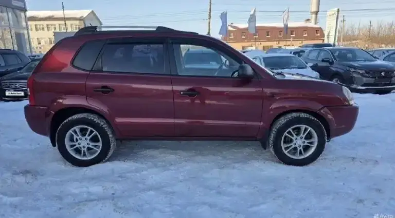Hyundai tucson 2.0 мт 2008год передний привод в великолепном состоянии. Пробег 230т. 3 хозяина, "зеленая автотека". - птс оригинал - оригинальный пробег, подтвержден - автомобиль никогда не учавствовал в дтп - усилитель руля - кондиционер - мультимедиа андроид с камерой заднего вида - электро стеклоподьемники - обогревы зеркал - подогревы сидений - обогрев зоны дворников - подушки безопасности - abs/esp осмотр г. Донецк, +79498565017 цена 830т, небольшой торг
📞 Звоните: +7(949)8565017 - фотография - 9