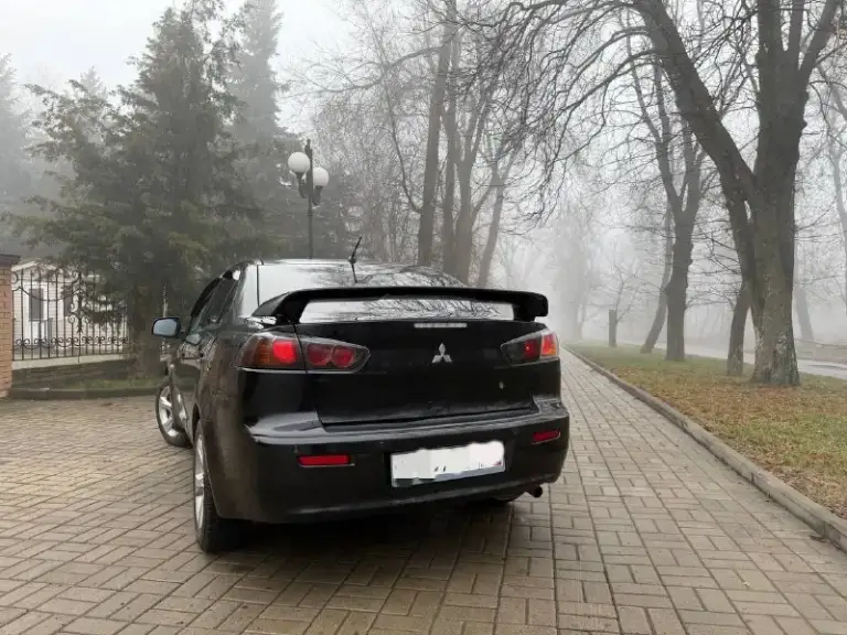 Mitsubishi ланцер х  2013 гв 1.6, обычный автомат не вариатор,   авто в отличном состоянии, без жуков и коррозии, масло не ест не дымит коробка  и ходовка на отлично, климат заправлен, два комплекта хорошей резины, цена 850₽ торг. Макеевка. +79491777050
📲 Tg: алекс
📞 Звоните: +7(949)1777050 - фотография - 2