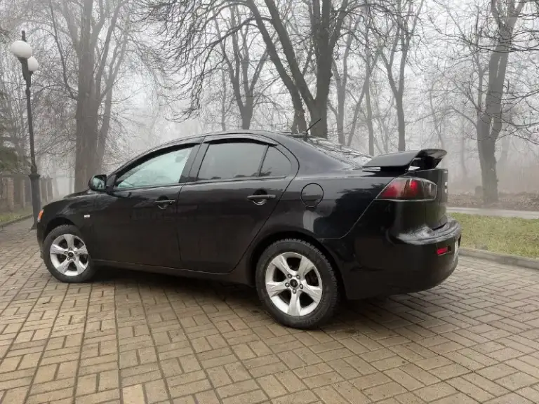 Mitsubishi ланцер х  2013 гв 1.6, обычный автомат не вариатор,   авто в отличном состоянии, без жуков и коррозии, масло не ест не дымит коробка  и ходовка на отлично, климат заправлен, два комплекта хорошей резины, цена 850₽ торг. Макеевка. +79491777050
📲 Tg: алекс
📞 Звоните: +7(949)1777050 - фотография - 4