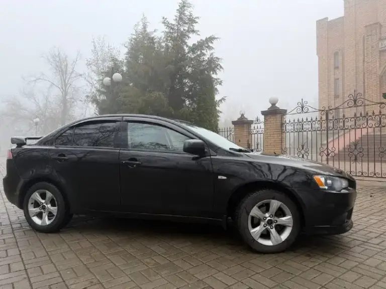 Mitsubishi ланцер х  2013 гв 1.6, обычный автомат не вариатор,   авто в отличном состоянии, без жуков и коррозии, масло не ест не дымит коробка  и ходовка на отлично, климат заправлен, два комплекта хорошей резины, цена 850₽ торг. Макеевка. +79491777050
📲 Tg: алекс
📞 Звоните: +7(949)1777050 - фотография - 7