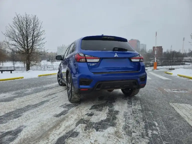 Продаю автомобиль mitsubishi outlander sport (американский аналог asx), 11. 2019 год.
• ​Внешний вид: насыщенный синий цвет, который отлично смотрится в любую погоду. Состояние кузова — как на фото.
• ​Салон: ухоженный интерьер. В салоне установлена современная мультимедиа с большим экраном.
• ​Практичность: вместительный багажник задний ряд сидений легко складывается в ровный пол.
• Двигатель/кпп: атмосферный мотор 2.0 л (155 л. С. ).
Работает идеально, масло менялось строго по регламенту.
• Привод: подключаемый полный привод.
• Трансмиссия: надежный вариатор (cvt) от компании jatco. Работает плавно, без рывков.
• ​Техническое состояние:обслуживание проводилось вовремя. Руль и органы управления не затерты, что подтверждает бережную эксплуатацию.
• Пробег: 160 000 км.
Автомобиль полностью обслужен и готов к любым проверкам.
Машина на ходу каждый день, вложений не требует. Продажа от собственника.
Цена: 1800000
Разумный торг возможен у капота
+79493673496
📲 Tg: @pxoenixdnr
📞 Звоните: +7(949)3673496 - фотография - 10