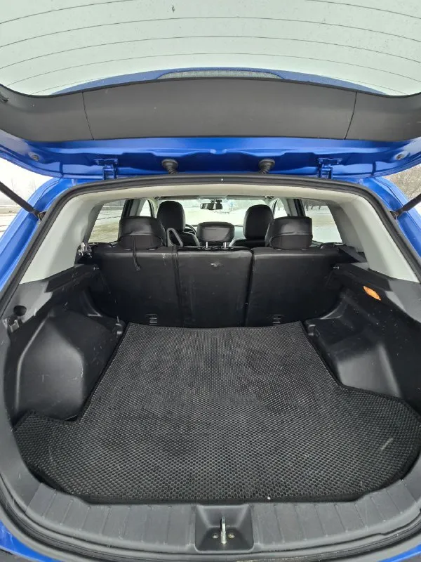 Продаю автомобиль mitsubishi outlander sport (американский аналог asx), 11. 2019 год.
• ​Внешний вид: насыщенный синий цвет, который отлично смотрится в любую погоду. Состояние кузова — как на фото.
• ​Салон: ухоженный интерьер. В салоне установлена современная мультимедиа с большим экраном.
• ​Практичность: вместительный багажник задний ряд сидений легко складывается в ровный пол.
• Двигатель/кпп: атмосферный мотор 2.0 л (155 л. С. ).
Работает идеально, масло менялось строго по регламенту.
• Привод: подключаемый полный привод.
• Трансмиссия: надежный вариатор (cvt) от компании jatco. Работает плавно, без рывков.
• ​Техническое состояние:обслуживание проводилось вовремя. Руль и органы управления не затерты, что подтверждает бережную эксплуатацию.
• Пробег: 160 000 км.
Автомобиль полностью обслужен и готов к любым проверкам.
Машина на ходу каждый день, вложений не требует. Продажа от собственника.
Цена: 1800000
Разумный торг возможен у капота
+79493673496
📲 Tg: @pxoenixdnr
📞 Звоните: +7(949)3673496 - фотография - 5