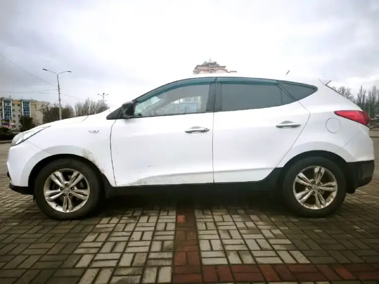 🚘 Марка и модель: ix35
📏 Пробег: 237т. Км.
📆 Год: 2012
📝 Кпп:
⚙️ Описание: 1 090 тыс. ₽. Hyundai ix35 2012г. 10-й месяц
Автомат aisin 6 ступ. 2.0л бензин
Полный привод 4wd ! Высокий клиренс
В родном окрасе почти весь кузов !
Два ключа. Зимняя резина. Литые диски r17
Автозапуск. Парктроник. Сигнализация
Машина ухоженная. Есть сервисная книга
Комплектация: кондиционер (заправлен, холодит), 4 эсп, электрозеркала, подогревы (всех сидений, зеркал, лобового и заднего стекла), птф, мультируль, круиз контроль, датчик света и дождя, bluetooth/usb, подлокотник, рейлинги, ветровики
Г. Донецк +7 949 302 87 11
💰 Цена: 1090 тыс. ₽
🌍 Город:
📞 Звоните: +7(949)3028711 - фотография - 6
