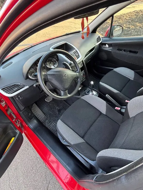 Продам peugeot 207 🔥 2008 года
🟢 : 1.4 (Не троит, не дымит, масло не расходует)
🟢 Коробка: автоматическая(робот) работает отлично, было поменяно сцепление
🔴 Пробег: 80000км ( родной пробег, подтвержденный автотекой) ездила девушка, очень мало.
🟢 Кузов: хорошее состояние, гнили, дырок, ржавчины нет. В связи с возрастом, есть небольшие нюансы по кузову, ничего критичного!!!
🟢 У автомобиля отличная комплектация:
– Круиз-контроль.
– Кондиционер.
– Обогрев зеркал.
– Абс.
– Электроусилитель руля.
– Центральный замок.
– Электростеклоподъёмники.
– Магнитола и хорошие динамики.
– Подрулевые лепестки.
🟢 Два комплекта резины
🟢Юридически автомобиль абсолютно чист. Без штрафов, арестов и ограничений.
Осмотр в г. Макеевка.
Отличный автомобиль, не пожалеете
Цена: 499.000тыс рублей (хороший торг!!!)
Все вопросы по телефону: +79493943389
📞 Звоните: +7(949)3943389 - фотография - 6