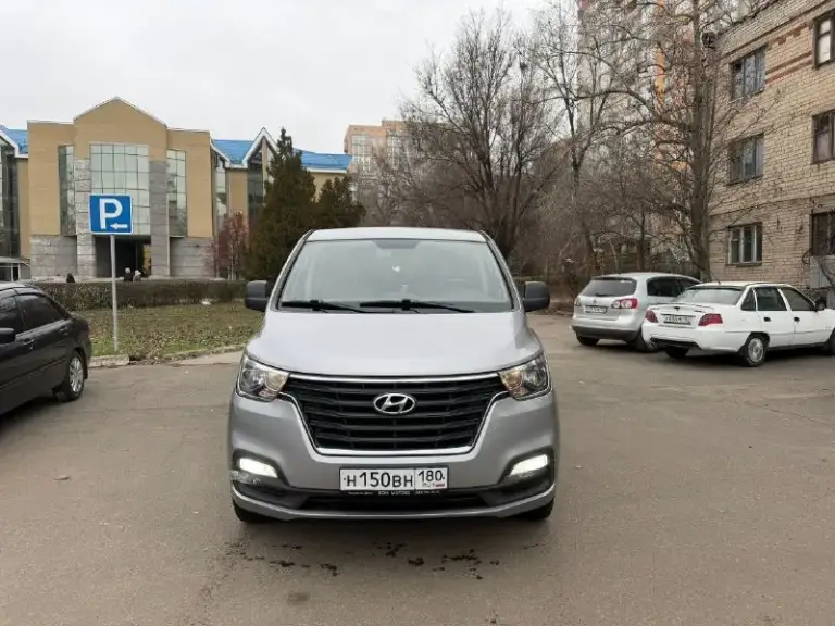 🔥 Hyundai grand starex 2018 4wd 2.5л(175 л. С)
Категория b 8+1
В отличном состоянии!
2 Ключа
Пробег 113.000,переодически выезжаю на нём
2 Комплекта колес, третий всесезонка на докат
Во владении с января 2024,то по регламенту!
Топливный фильтр оригинал замена каждые 8.000 км
Мосты, раздатка, коробка обслужены своевременно 🫡
По ходовке проблем нет!
Прошел то (замена масла двс, частичная, все фильтра+новый насос гур)❗️
Перед нг отшиты егр и вся экология на сервисе г. Донецк
Я единственный владелец, осмотр центр донецка
Цена 3.450.000,торг будет
+79495582283
📲 Tg: @tyttopreklama
📞 Звоните: +7(949)5582283 - фотография - 2