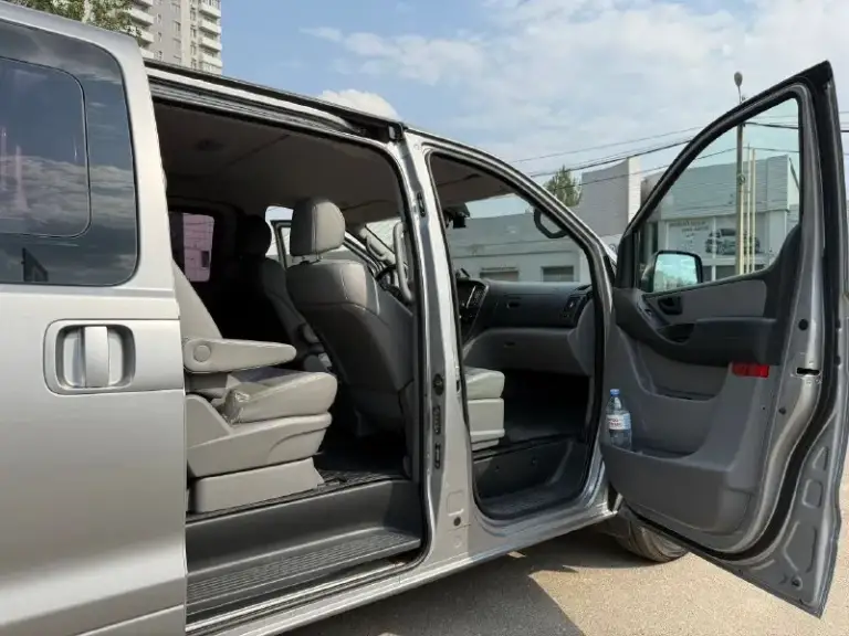 🔥 Hyundai grand starex 2018 4wd 2.5л(175 л. С)
Категория b 8+1
В отличном состоянии!
2 Ключа
Пробег 113.000,переодически выезжаю на нём
2 Комплекта колес, третий всесезонка на докат
Во владении с января 2024,то по регламенту!
Топливный фильтр оригинал замена каждые 8.000 км
Мосты, раздатка, коробка обслужены своевременно 🫡
По ходовке проблем нет!
Прошел то (замена масла двс, частичная, все фильтра+новый насос гур)❗️
Перед нг отшиты егр и вся экология на сервисе г. Донецк
Я единственный владелец, осмотр центр донецка
Цена 3.450.000,торг будет
+79495582283
📲 Tg: @tyttopreklama
📞 Звоните: +7(949)5582283 - фотография - 4