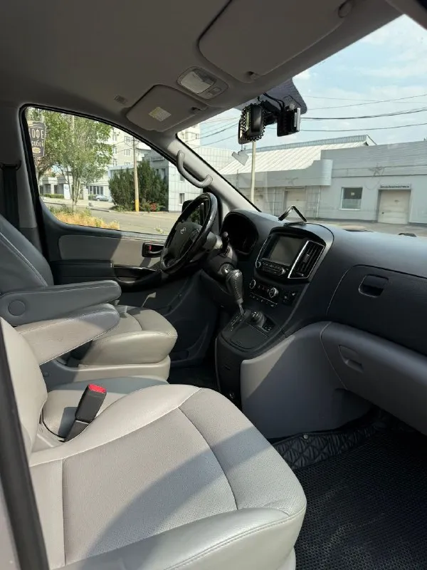 🔥 Hyundai grand starex 2018 4wd 2.5л(175 л. С)
Категория b 8+1
В отличном состоянии!
2 Ключа
Пробег 113.000,переодически выезжаю на нём
2 Комплекта колес, третий всесезонка на докат
Во владении с января 2024,то по регламенту!
Топливный фильтр оригинал замена каждые 8.000 км
Мосты, раздатка, коробка обслужены своевременно 🫡
По ходовке проблем нет!
Прошел то (замена масла двс, частичная, все фильтра+новый насос гур)❗️
Перед нг отшиты егр и вся экология на сервисе г. Донецк
Я единственный владелец, осмотр центр донецка
Цена 3.450.000,торг будет
+79495582283
📲 Tg: @tyttopreklama
📞 Звоните: +7(949)5582283 - фотография - 8