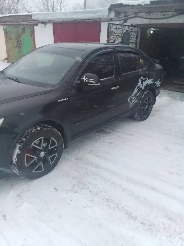 Срочно skoda octavia a5 2011 года пробег 218.000 коробка автомат все вопросы по номеру телефона
+7 949 325-58-17 Игорь
Цена 740.000
📞 Звоните: +7(949)3255817 - фотография - 3