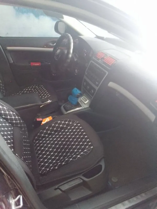 Срочно skoda octavia a5 2011 года пробег 218.000 коробка автомат все вопросы по номеру телефона
+7 949 325-58-17 Игорь
Цена 740.000
📞 Звоните: +7(949)3255817 - фотография - 7