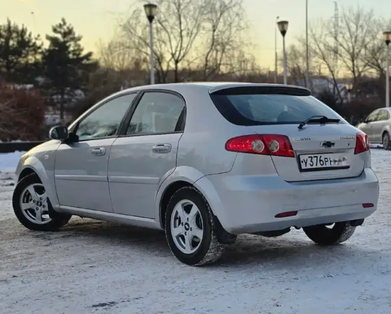 Продам. Красивый, надежный, вместительный chevrolet lacetti.
Год выпуска 2009,
Пробег 206000 км. Родной не скручен не смотан подтверждённый любые проверки с вашей стороны приветствуются
Мкпп 5-ступенчатая механика.
Г. Донецк.
Тел. +79494491943. Если не дозвонились, на этом номере есть telegram.
Авто в хорошем.
Состояние как внешнее, так и техническое без гнили, коррозии и ржавчины. Остекление заводское, в том числе и лобовое, в дтп не участвовала, в родном окрасе (только косметика). Все швы и герметики заводские. Не одна деталь не один болтик не крутился,
Техническое состояние без нареканий. Подвеска обслужена. Масла фильтра все жидкости заменены.
Мотор работает как швейцарские часы.
Салон целый чистый и опрятный комплектация:
Полный электропакет.
Кондиционер
(Холодит как сумасшедший), abs, srs airbag гидроусилитель руля электроподъемники всех стекол с давотчиками электрозеркала с подогревом
Led-противотуманки корректор фар центральный замок сигнализацыя sheriff с обратной связью
Г. Донецк
Цена 550.000 торг - фотография - 5